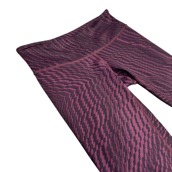 LULULEMON Wunder Under Crop in Shifted Horizon Red Grape Black Size 4 - Picture 5 of 8